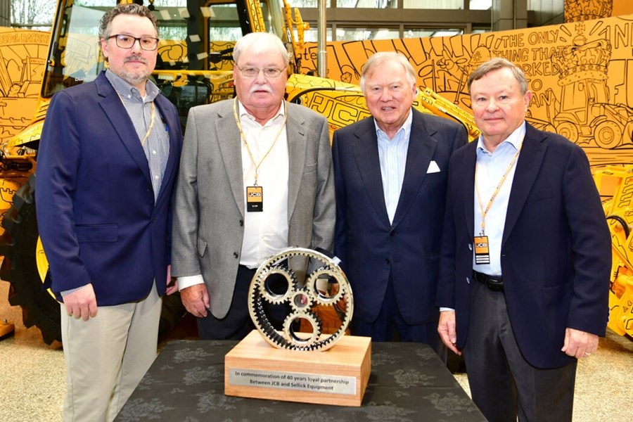 榮耀時(shí)刻！JCB傳動(dòng)系統(tǒng)公司喜迎成立40周年！