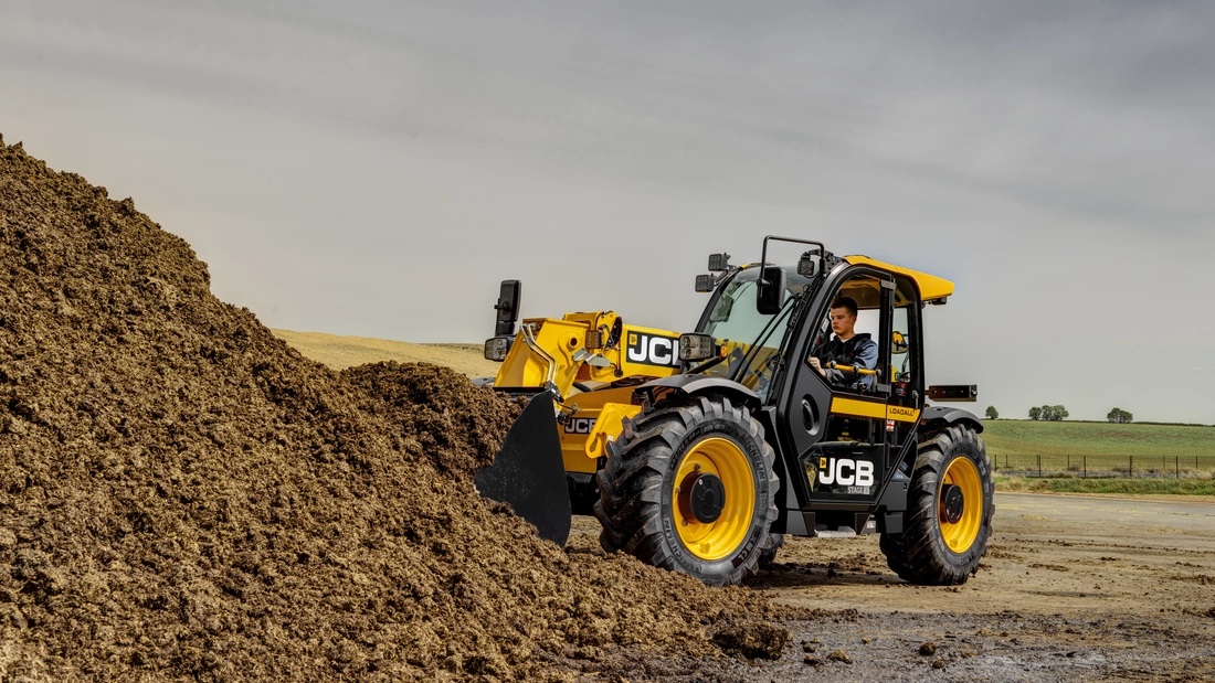 JCB發(fā)布全新緊湊型伸縮臂叉裝車526-60和530-60